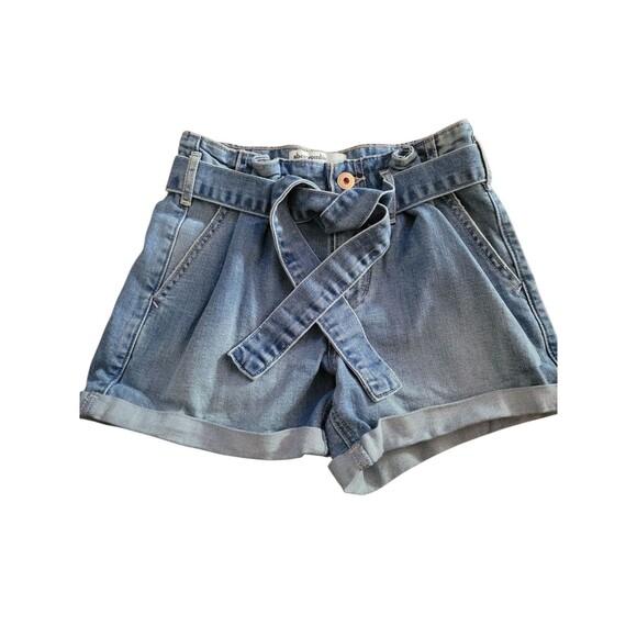 Girls Abercrombie Kids Size 9/10 Midi Jean Shorts Pleated With Belt - Picture 1 of 6